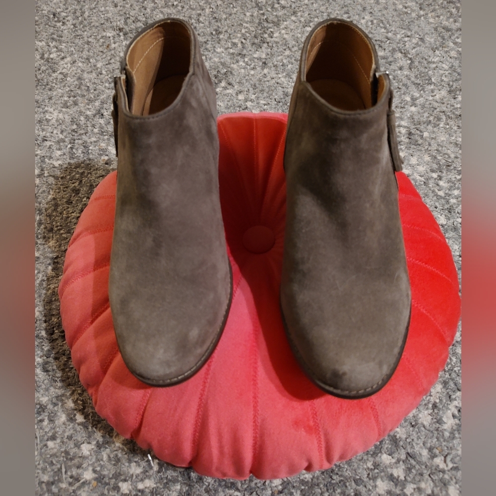 Women's Joy Serena Gray Vionic Ankle Boots Size 9